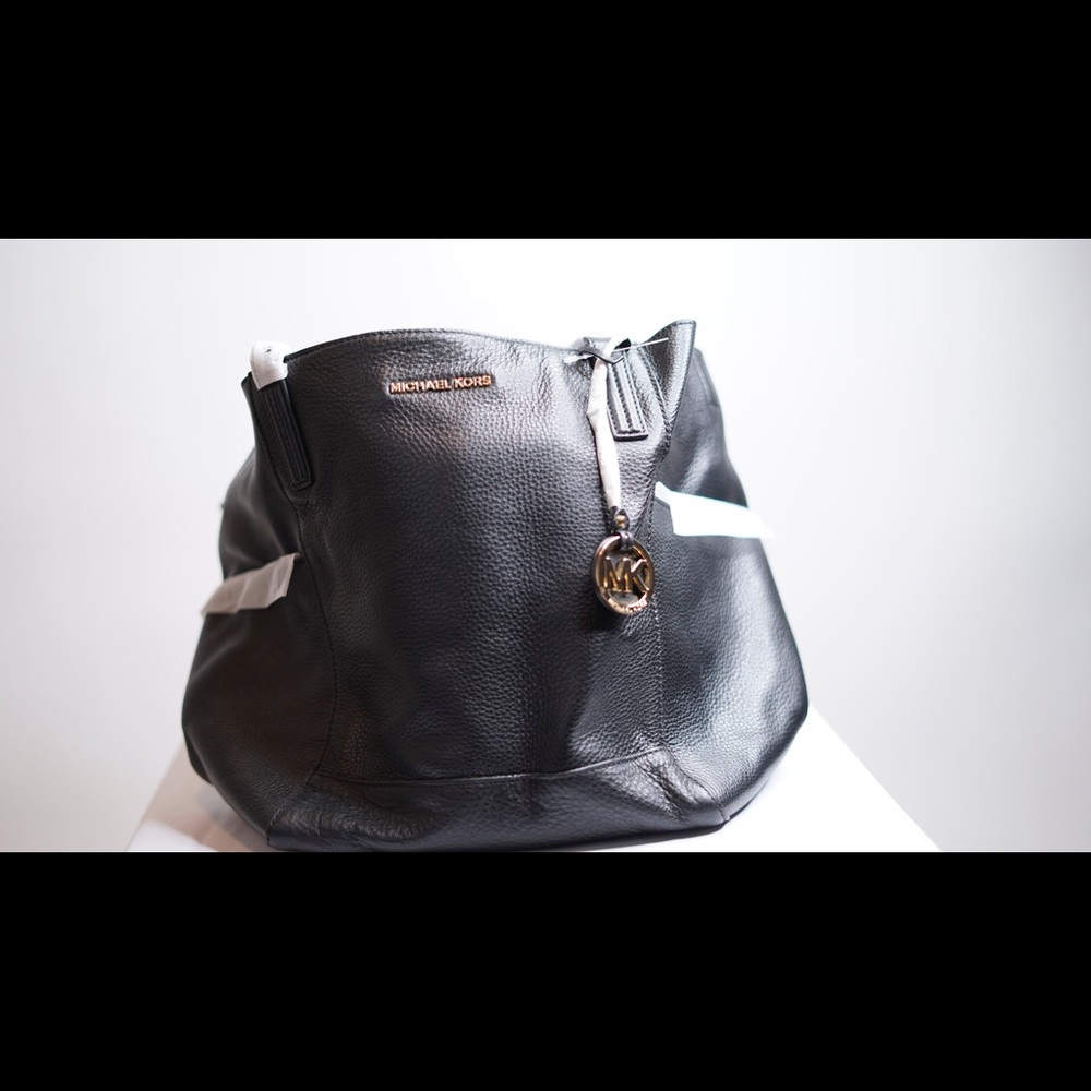 NWT‼️ Michael Kors Pebbled Leather Tote